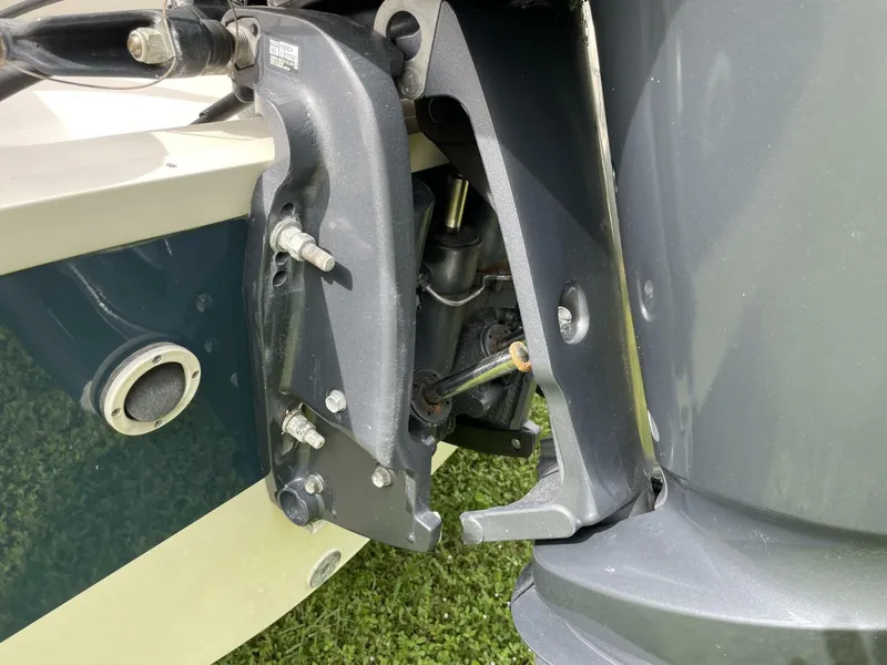 Slide: The Image of Grady-White 251CE 2015 - 5793125