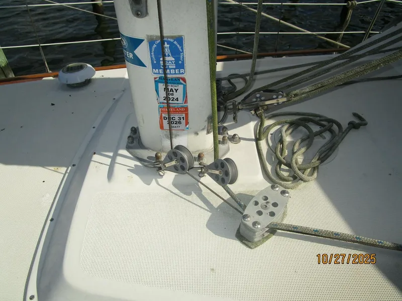 Slide: The Image of 36' S2 mast base1 - 5793205