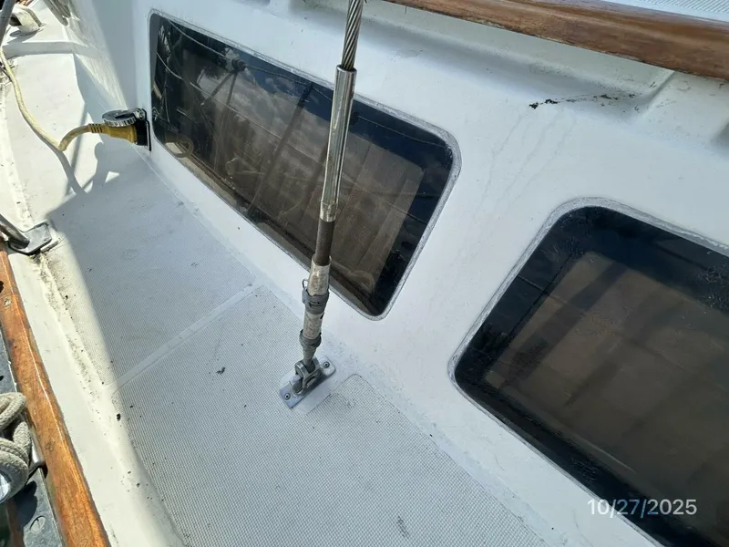 Slide: The Image of 36' S2 standing rigging6 - 5793224