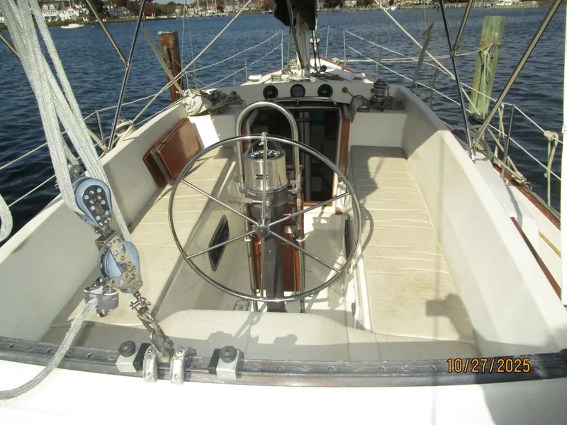 Slide: The Image of 36' S2 cockpit forward - 5793191