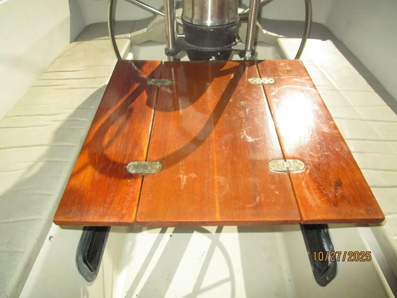 Slide: The Image of 36' S2 cockpit table2 - 5793197