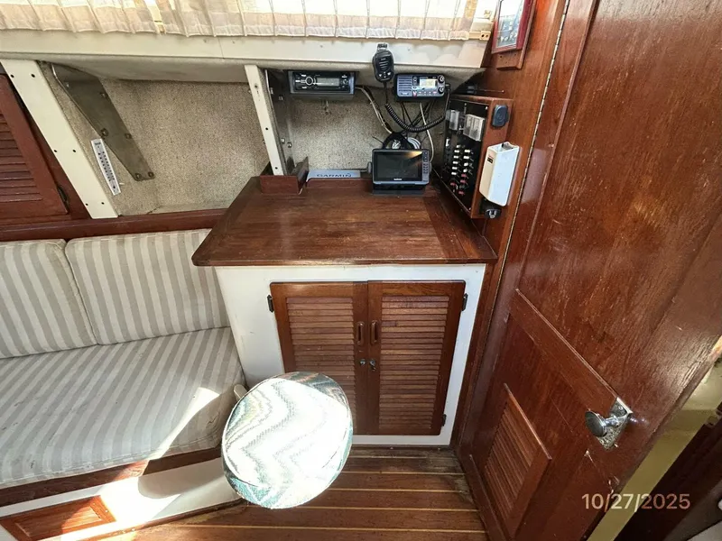 Slide: The Image of 36' S2 nav station - 5793207