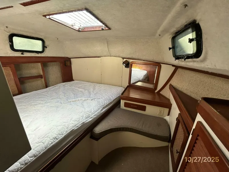 Slide: The Image of 36' S2 aft stateroom - 5793179