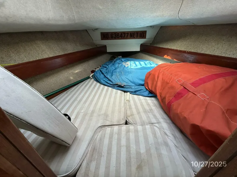 Slide: The Image of 36' S2 forward stateroom - 5793202