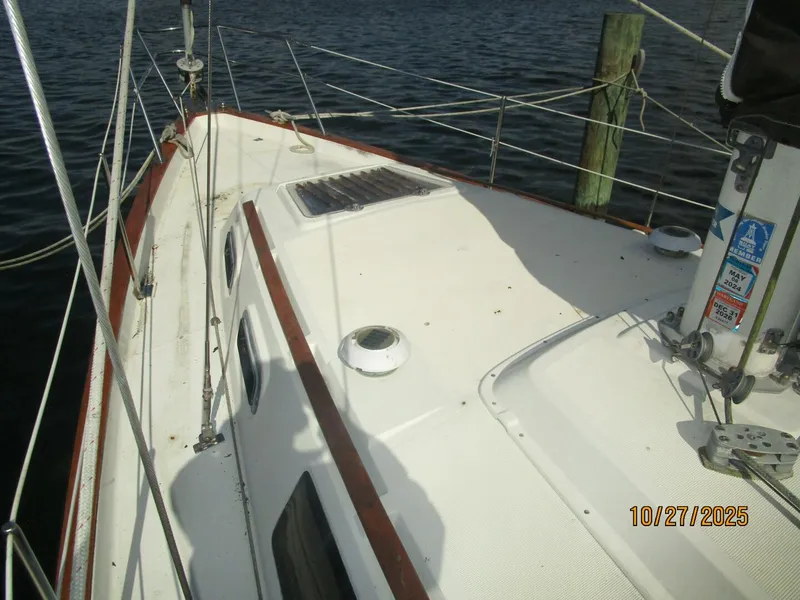 Slide: The Image of 36' S2 foredeck1 - 5793200