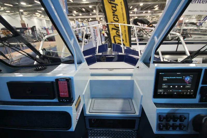 Slide: The Image of Weldcraft 260 Ocean King "Great Lakes Edition" 2026 - 5884356