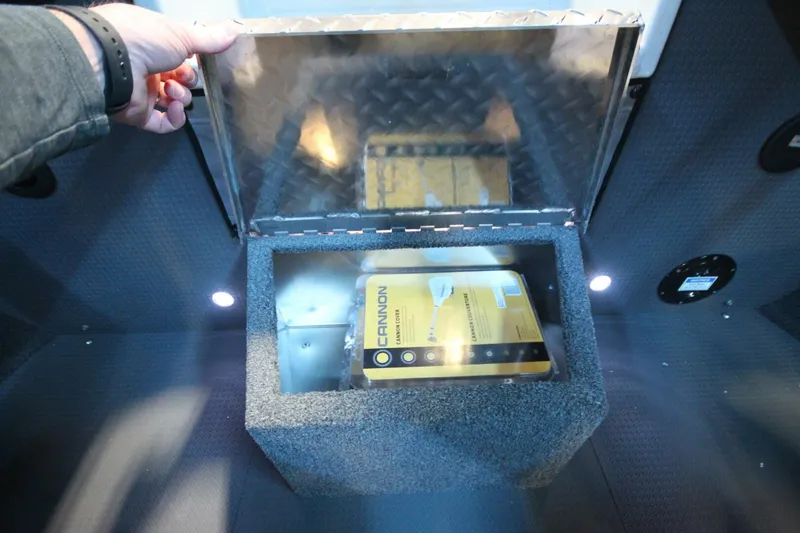 Slide: The Image of Weldcraft 260 Ocean King "Great Lakes Edition" 2026 - 5884362