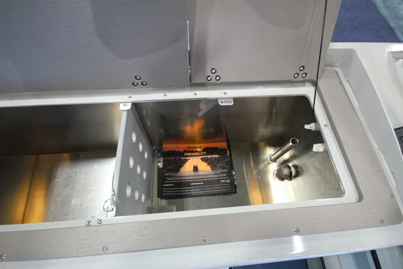 Slide: The Image of Weldcraft 260 Ocean King "Great Lakes Edition" 2026 - 5884372