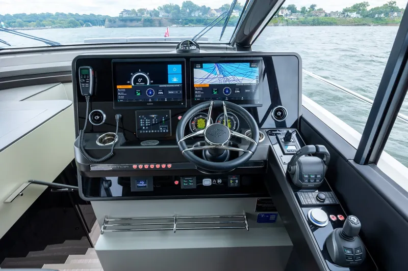 Slide: The Image of Sunseeker 55 Predator 2026 - 7521952