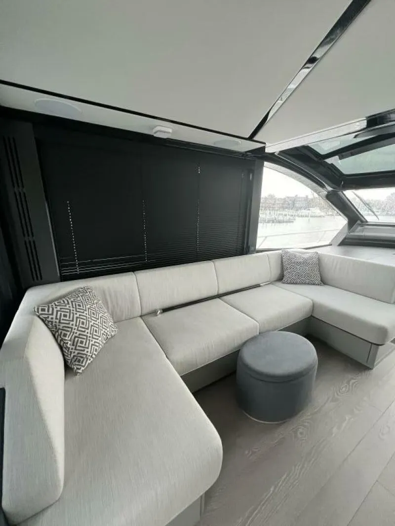 Slide: The Image of Sunseeker 55 Predator 2026 - 5879177