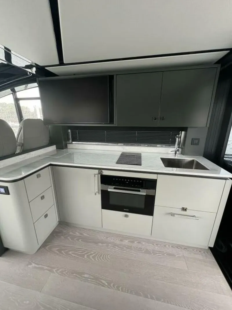 Slide: The Image of Sunseeker 55 Predator 2026 - 5879168