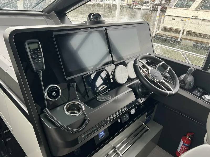 Slide: The Image of Sunseeker 55 Predator 2026 - 5879152