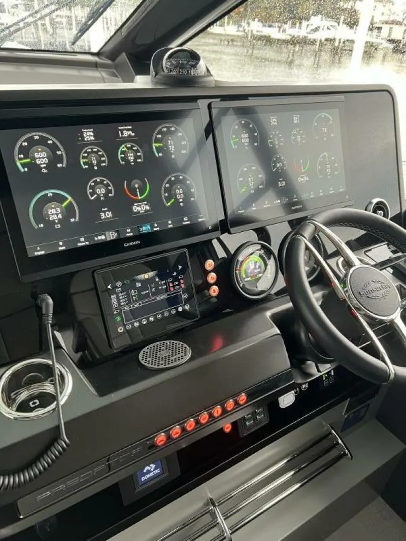 Slide: The Image of Sunseeker 55 Predator 2026 - 5879105