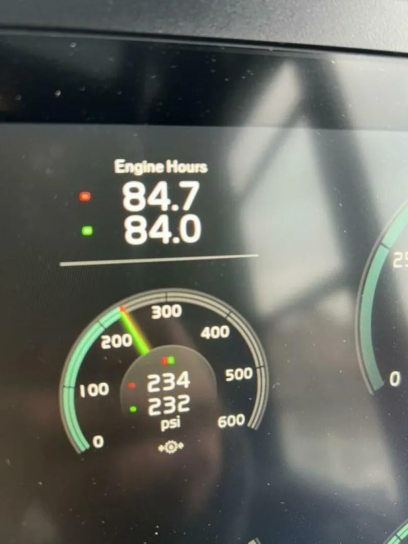 Slide: The Image of Sunseeker 55 Predator 2026 - 5879100