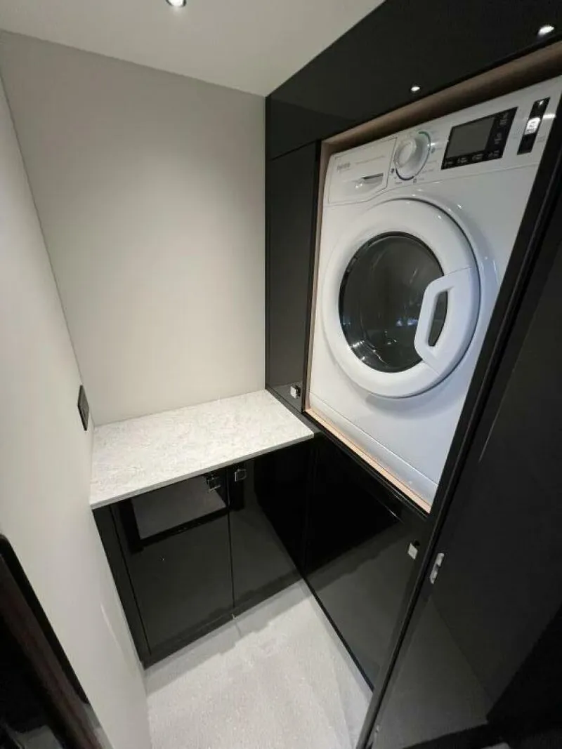 Slide: The Image of Sunseeker 55 Predator 2026 - 5879114