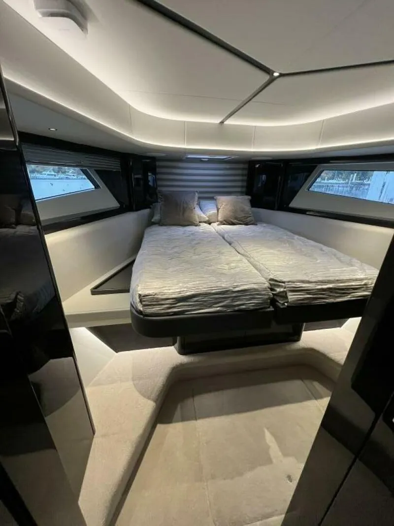 Slide: The Image of Sunseeker 55 Predator 2026 - 5879107