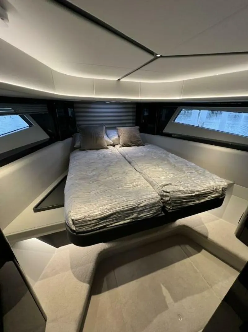 Slide: The Image of Sunseeker 55 Predator 2026 - 5879119
