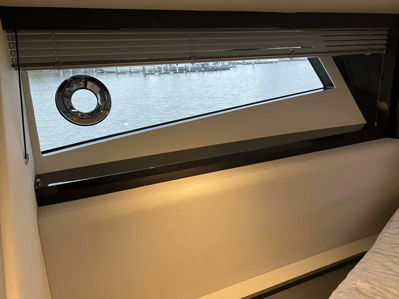 Slide: The Image of Sunseeker 55 Predator 2026 - 5879109