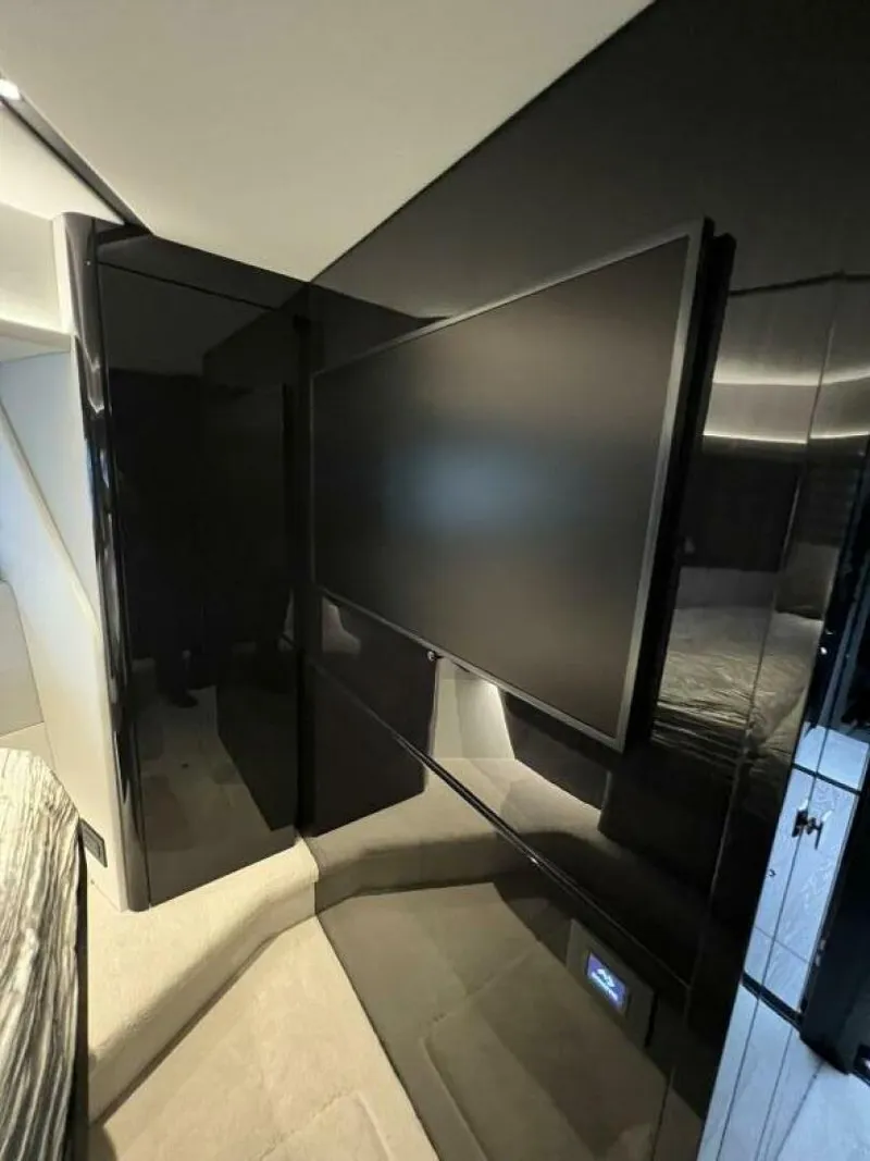 Slide: The Image of Sunseeker 55 Predator 2026 - 5879112