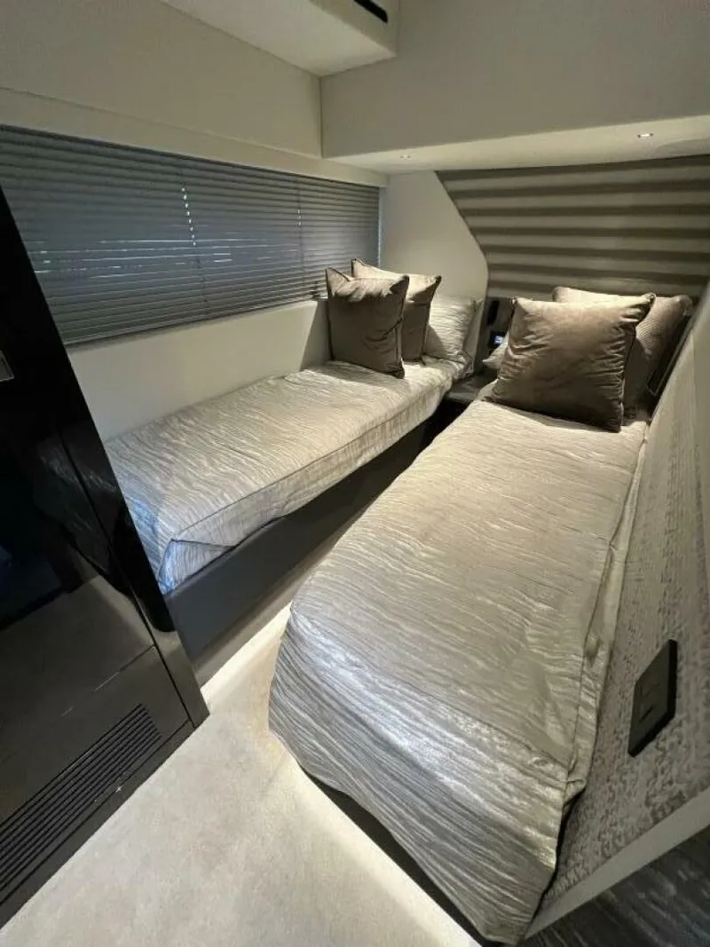 Slide: The Image of Sunseeker 55 Predator 2026 - 5879121