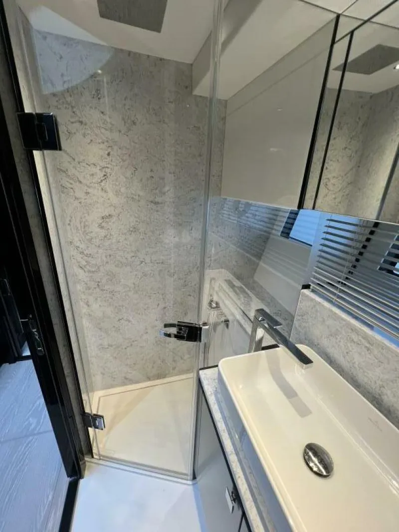 Slide: The Image of Sunseeker 55 Predator 2026 - 5879134