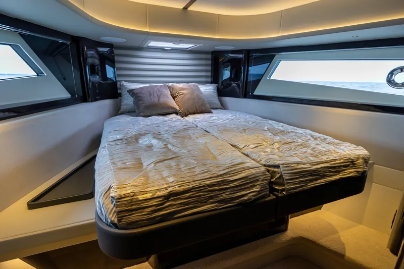 Slide: The Image of Sunseeker 55 Predator 2026 - 7521965