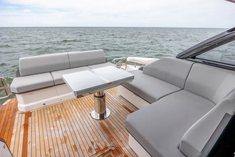 Slide: The Image of Sunseeker 55 Predator 2026 - 7521596