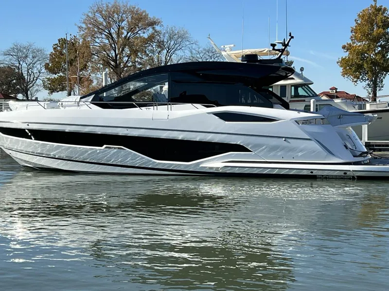Slide: The Image of Sunseeker 55 Predator 2026 - 5879182