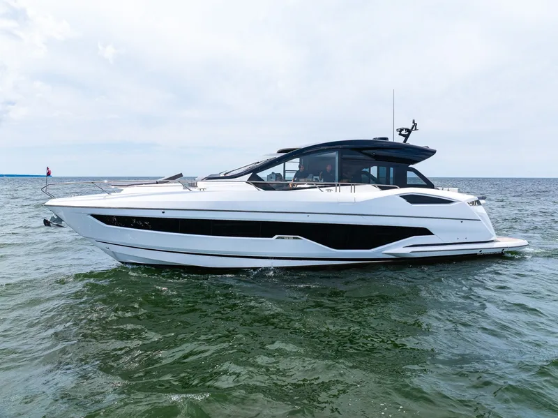 The Image of Sunseeker 55 Predator 2026 - 7521560
