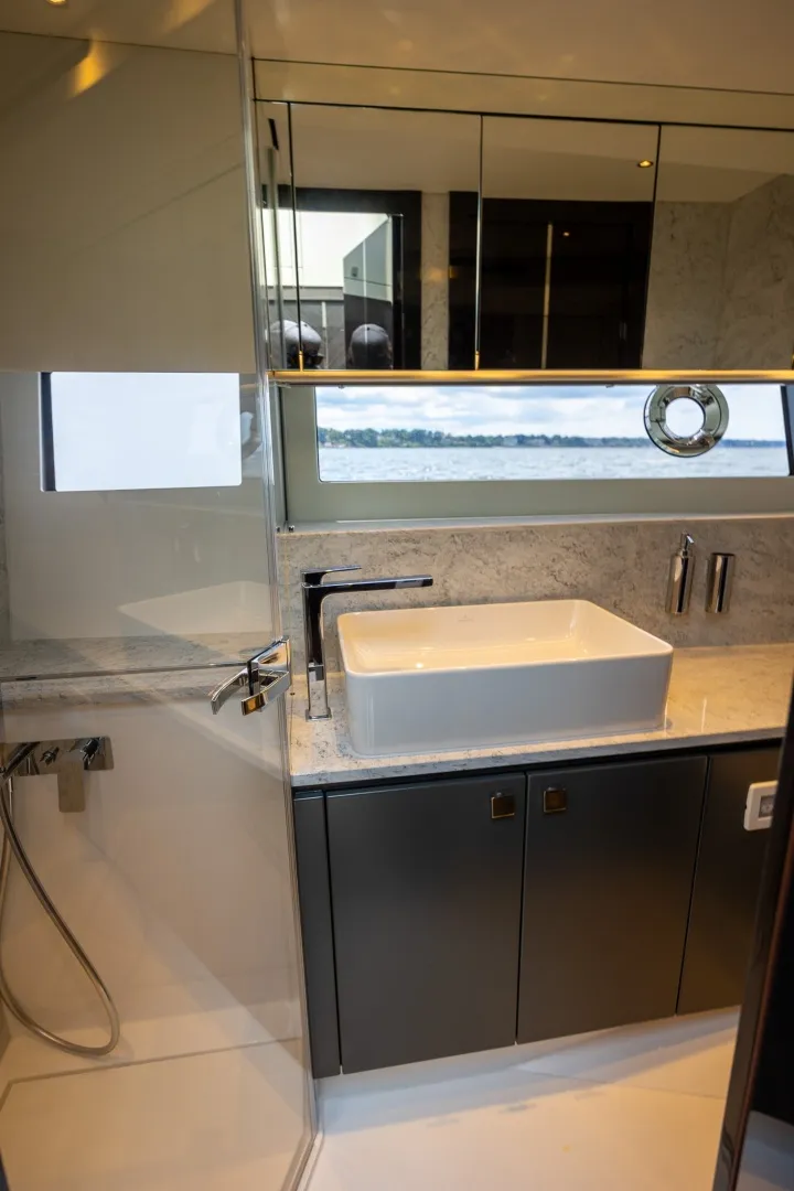 Slide: The Image of Sunseeker 55 Predator 2026 - 7521970