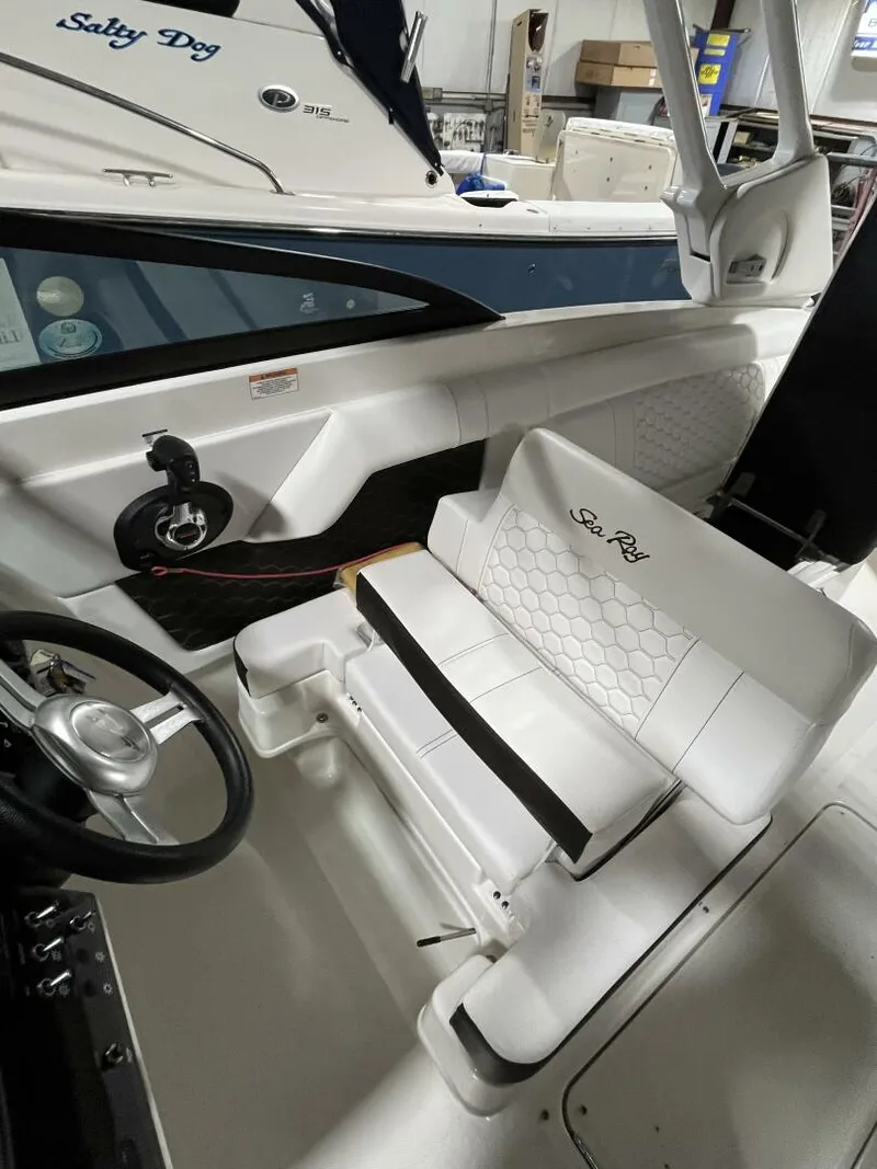 Slide: The Image of Sea Ray 270 SDX OB 2021 - 5794717