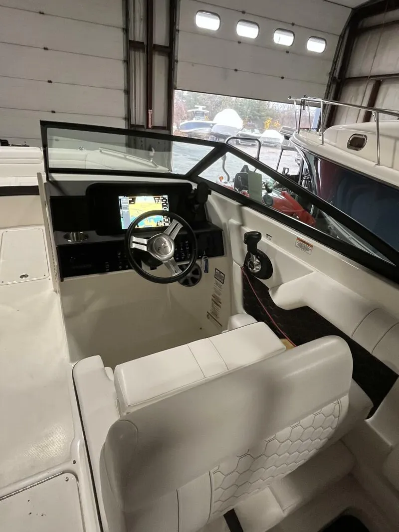 Slide: The Image of Sea Ray 270 SDX OB 2021 - 5794718