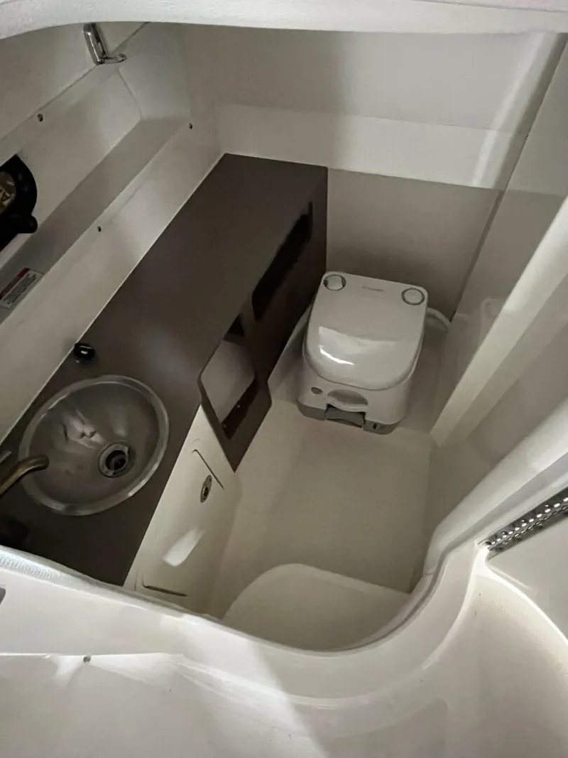 Slide: The Image of Sea Ray 270 SDX OB 2021 - 5794722