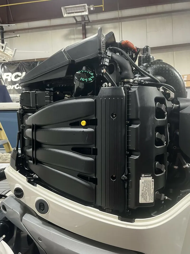 Slide: The Image of Sea Ray 270 SDX OB 2021 - 5794735