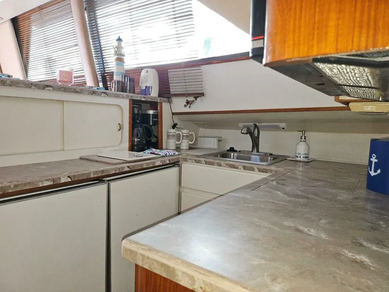 Slide: The Image of Tiara 43 1993 - 5794852