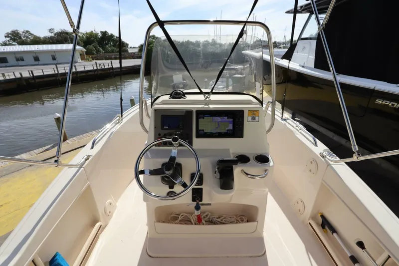 Slide: The Image of Grady-White Fisherman 180 2022 - 5794927