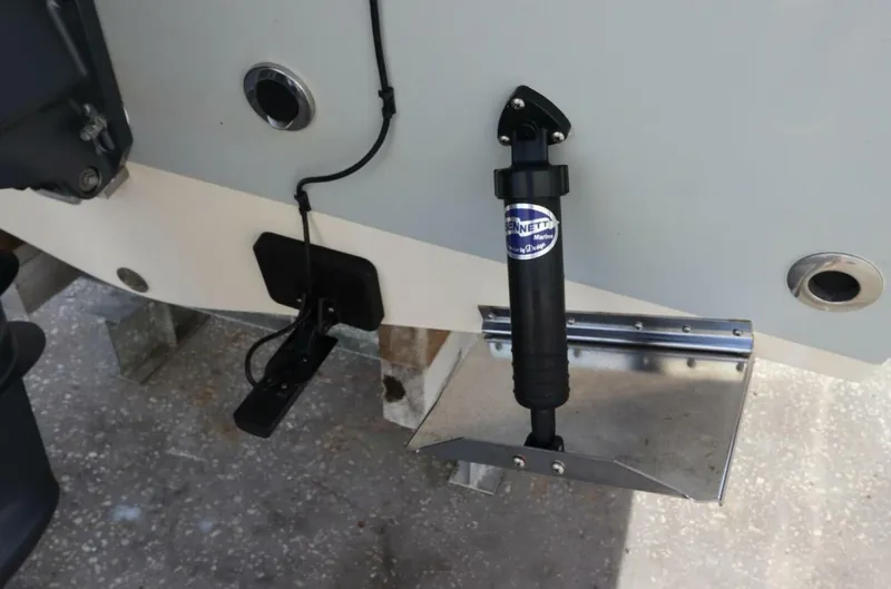 Slide: The Image of Grady-White Fisherman 180 2022 - 5794919