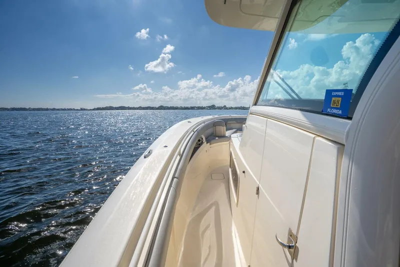 Slide: The Image of Scout 355 LXF 2023 - 5830479