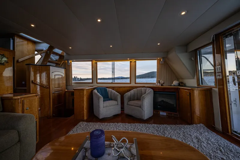 Slide: The Image of Navigator 61 Pilothouse 2001 - 7938276