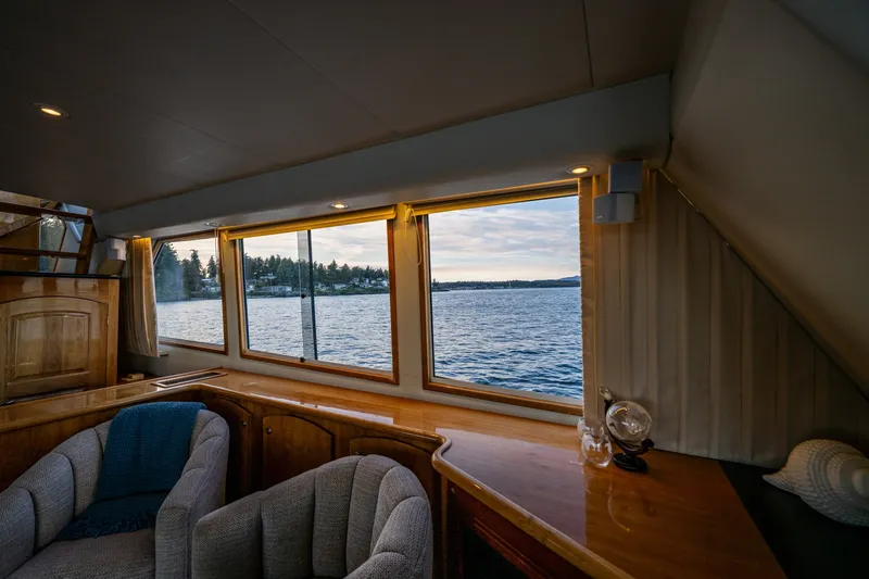 Slide: The Image of Navigator 61 Pilothouse 2001 - 7938275