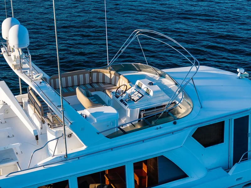 Slide: The Image of Navigator 61 Pilothouse 2001 - 7938259
