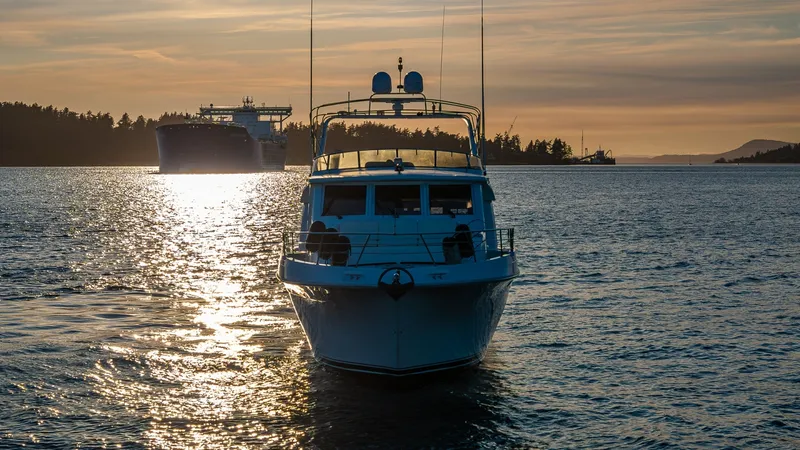 Slide: The Image of Navigator 61 Pilothouse 2001 - 7938257