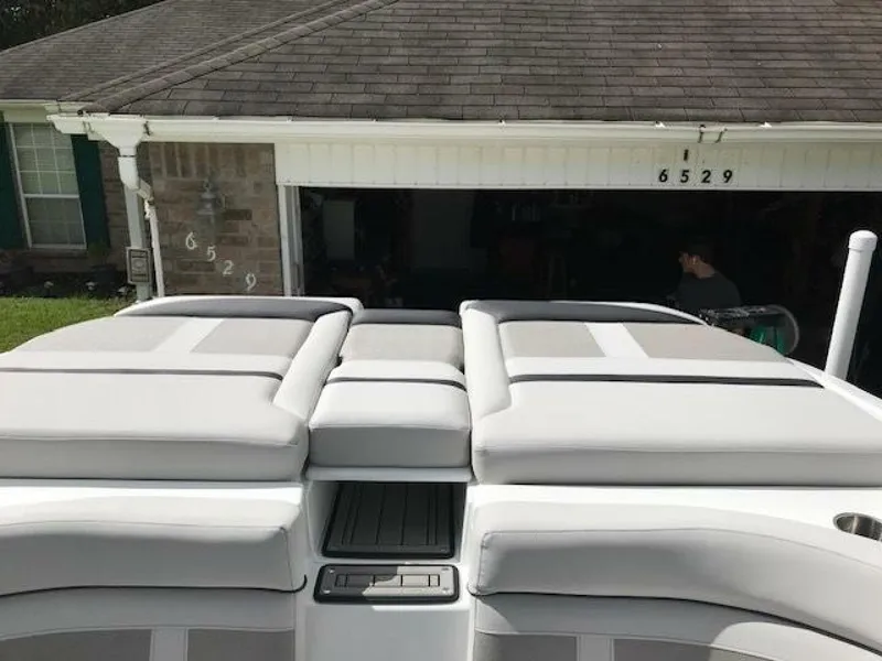 Slide: The Image of Rinker 29QX 2018 - 5795894