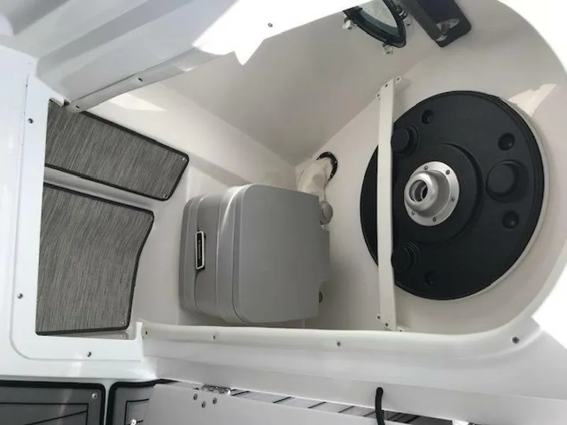 Slide: The Image of Rinker 29QX 2018 - 5795898