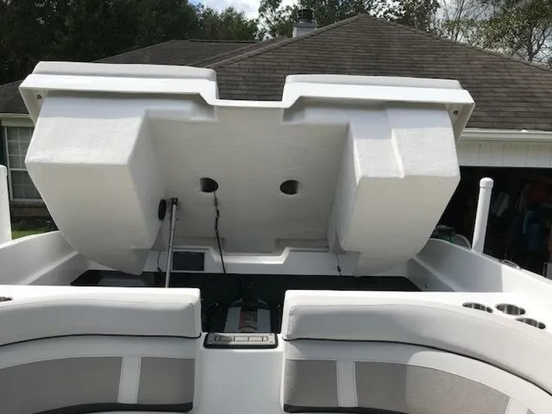 Slide: The Image of Rinker 29QX 2018 - 5795889