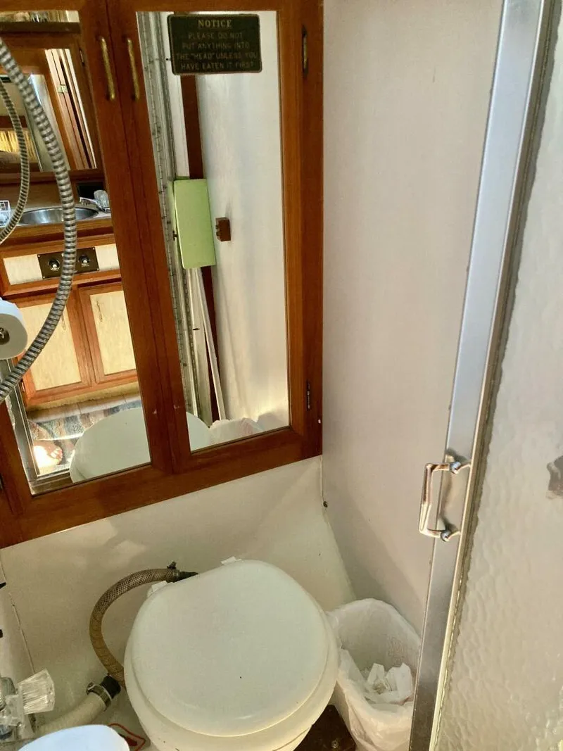 Slide: The Image of Carver Yachts 3607 AC 1983 - 5795918