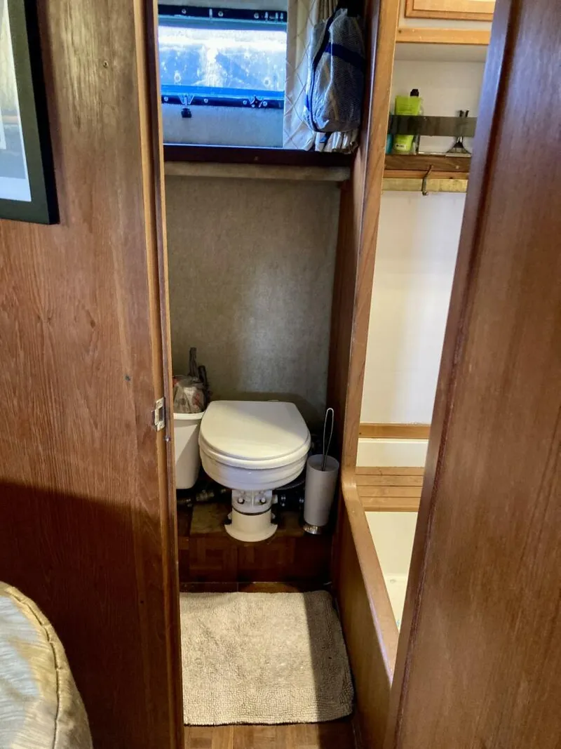 Slide: The Image of Carver Yachts 3607 AC 1983 - 5795916