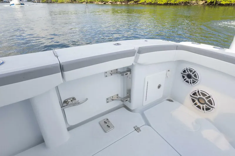 Slide: The Image of Yellowfin 42 Offshore 2026 - 5798989