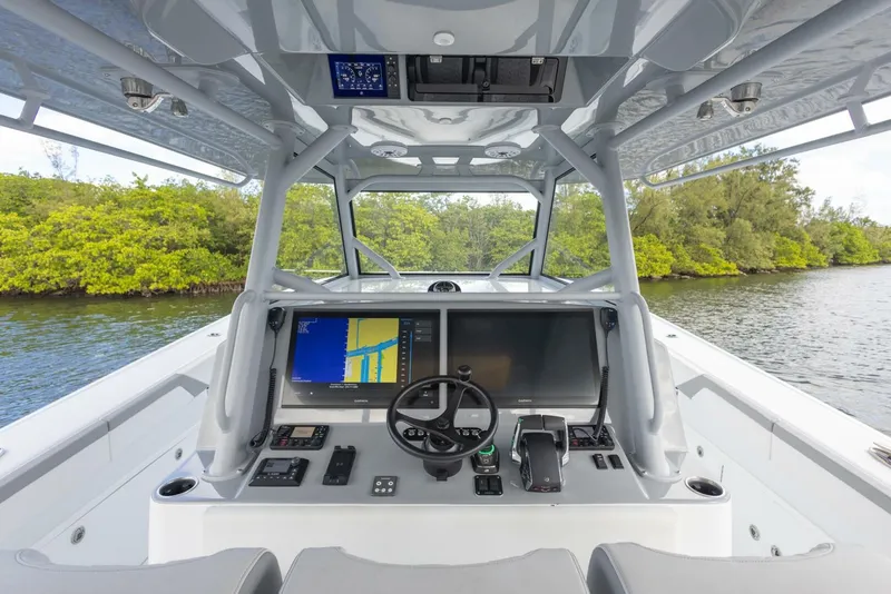 Slide: The Image of Yellowfin 42 Offshore 2026 - 5798981