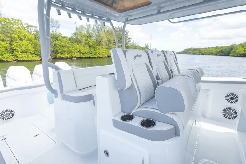 Slide: The Image of Yellowfin 42 Offshore 2026 - 5798992